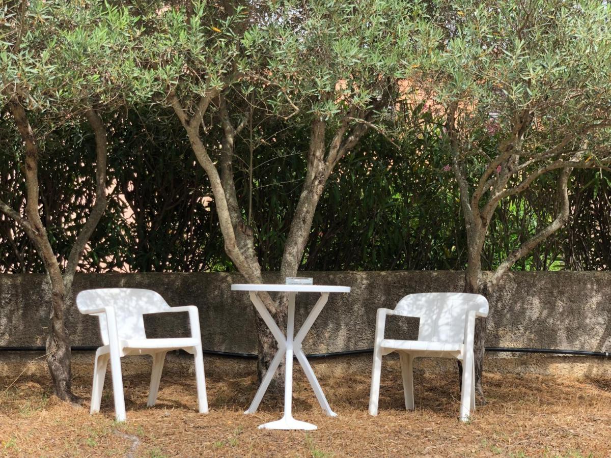 Private Apartment With Garden Cannigione Exterior foto