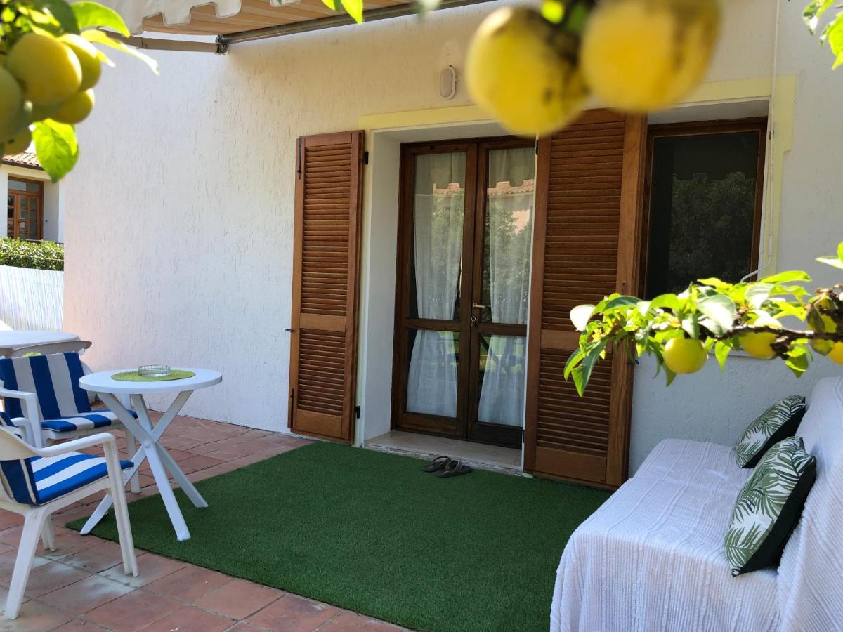 Private Apartment With Garden Cannigione Exterior foto