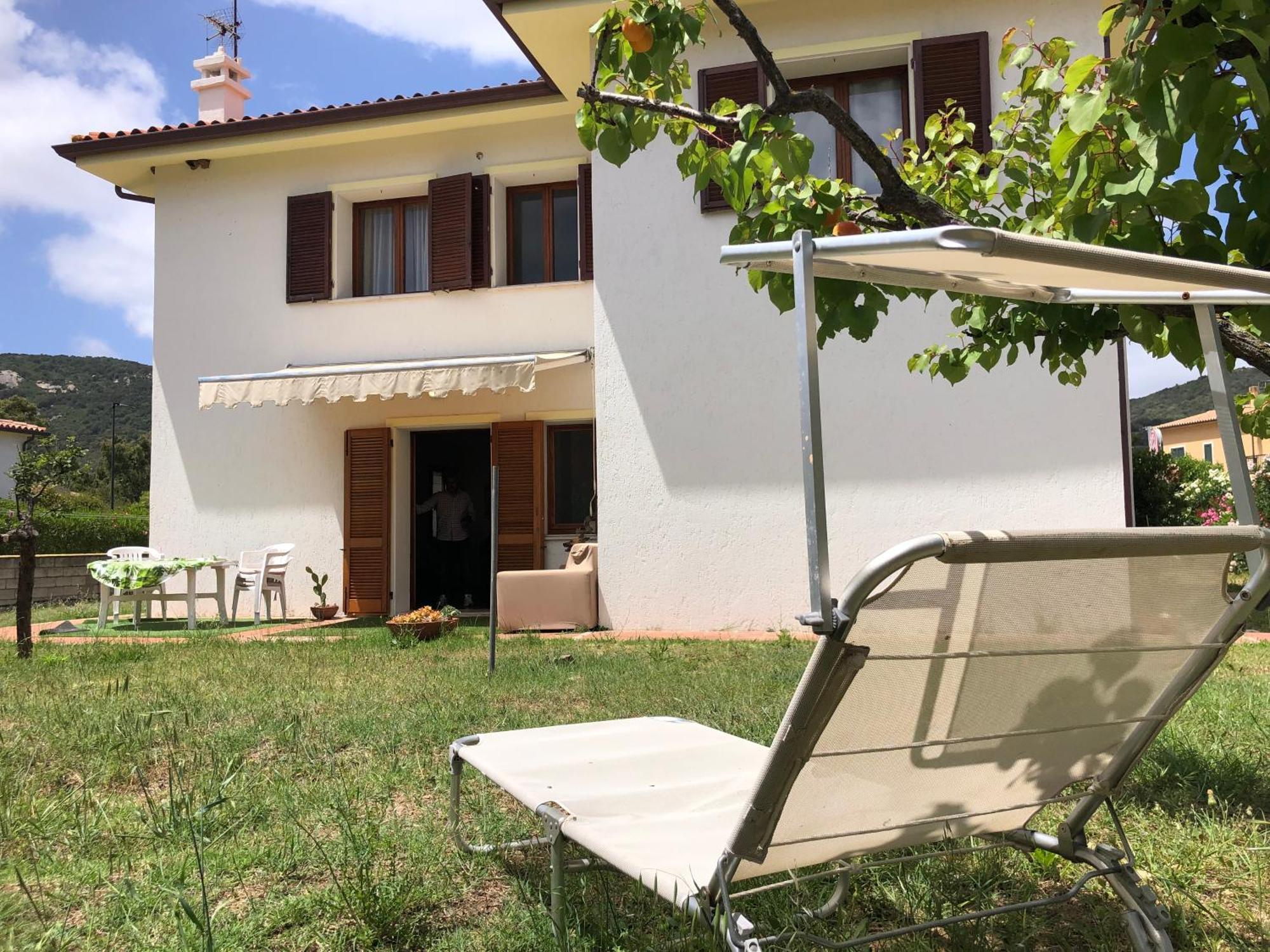 Private Apartment With Garden Cannigione Exterior foto